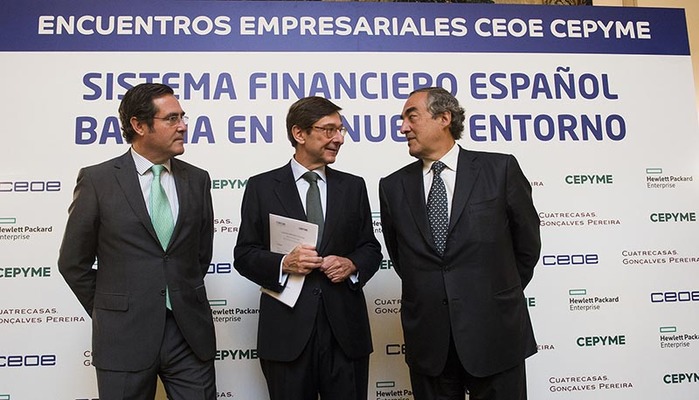J.I.Goirigolzarri, presidente de Bankia, junto a los presidentes de CEOE y CEPYME, Juan Rosell y Antonio Garamendi. 