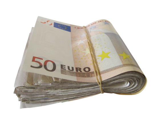 El dinero electrónico está muy bien, pero en España preferimos el fajo de billetes
