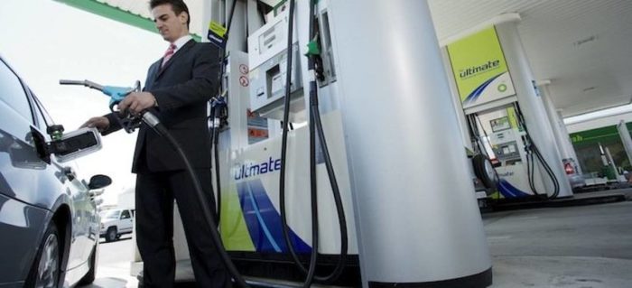 Facua denuncia «la ínfima» bajada en las gasolinas, frente a la caída del petróleo