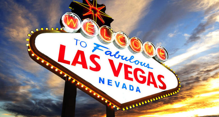 welcome to Fabulous Las Vegas Sign at sunset
