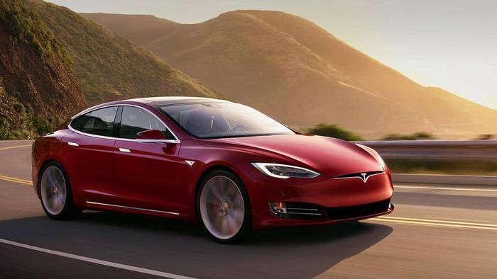 ¿Tesla se queda sin dinero? La compañía se gasta 8.000 dólares por minuto