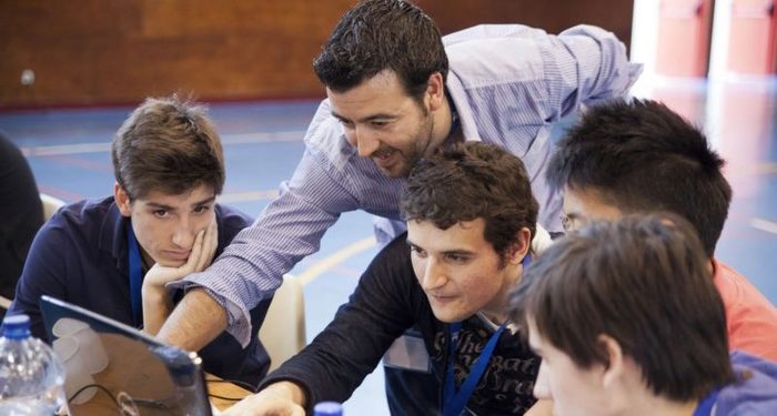 Los jóvenes españoles insisten: O funcionarios o asalariados, pero nada de emprender