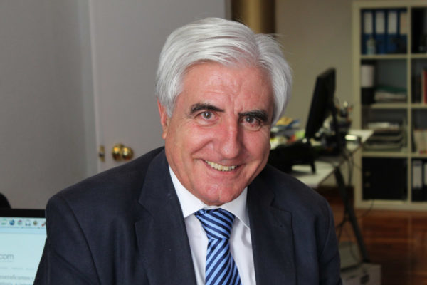 Enric Sopena se jubila como director de El Plural por motivos de salud