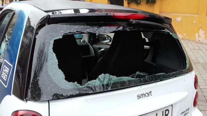 La letra pequeña de Car2Go y Emov que puede arruinarte