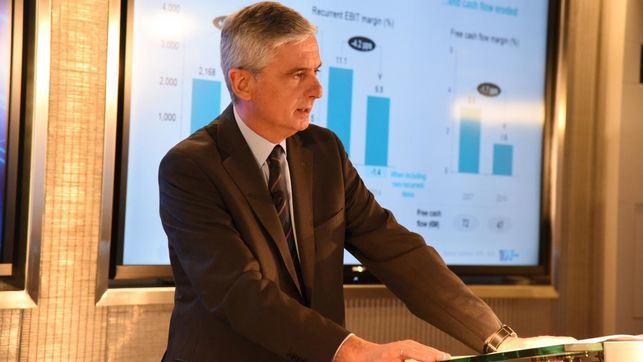 Indignación en Indra por la continuidad de Javier de Andrés como CEO