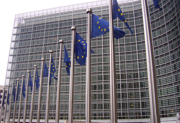 "UE banderas comisión europea"