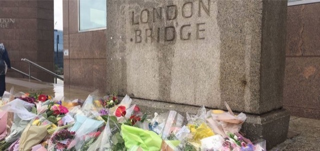 London Bridge floral tributes Merca2.es