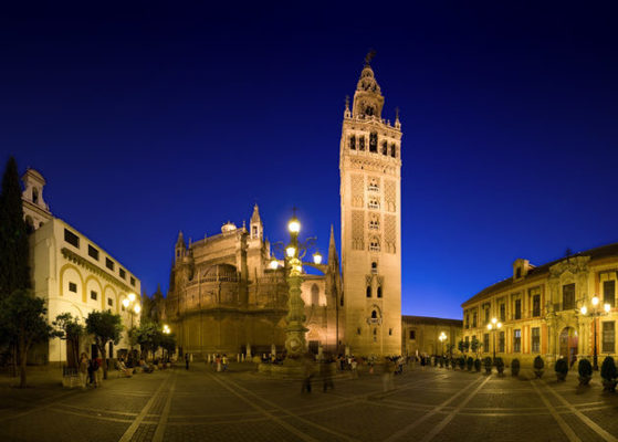 Plaza Virgen de los Reyes Seville Spain Sep 2009 Merca2.es