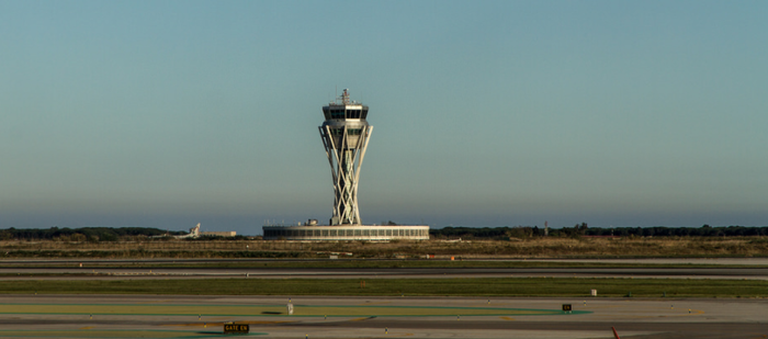 El caos en el aeropuerto de El Prat se transforma en rutina