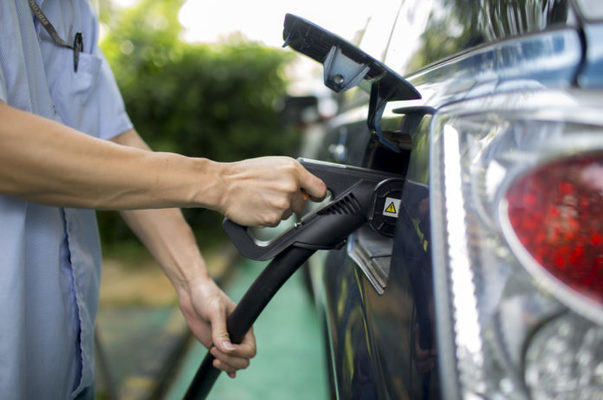 China pisa el acelerador y abre la carrera para la adopción del coche eléctrico