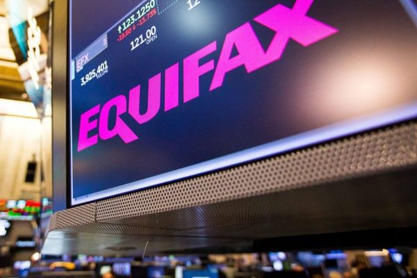 El masivo robo a Equifax pone a prueba el compromiso de Trump para reducir la burocracia