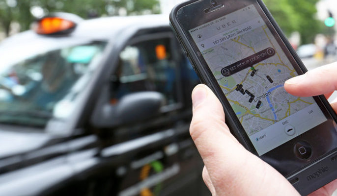Uber prueba con un tono conciliatorio en la lucha por sus licencias en Londres