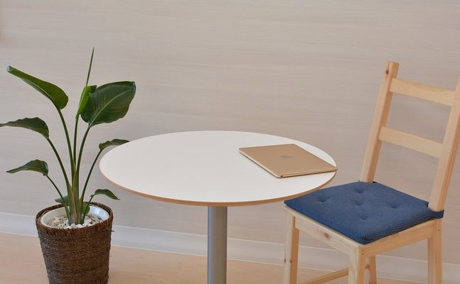 ¿Por qué lo llaman ‘coworking’ cuando quieren decir espacio vacío con mesas?