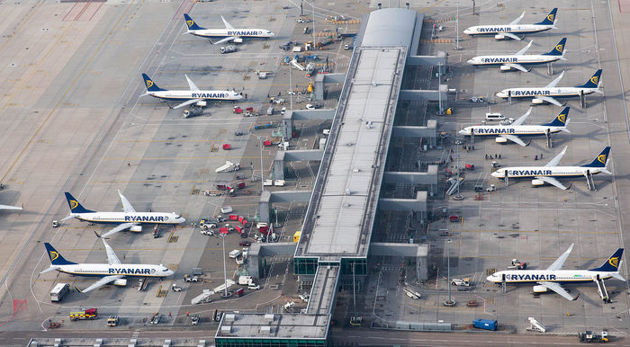 Ryanair y British Airways cancelan cientos de vuelos por Ophelia