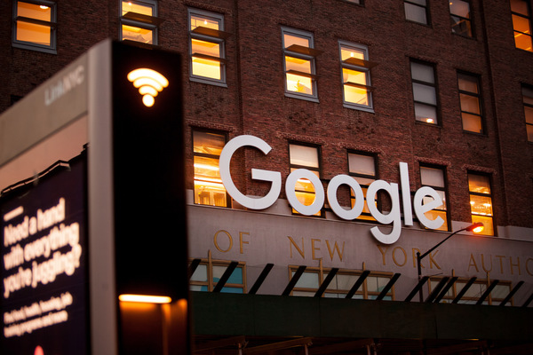 La Unión Europea multa a Google con 5.000 millones de dólares