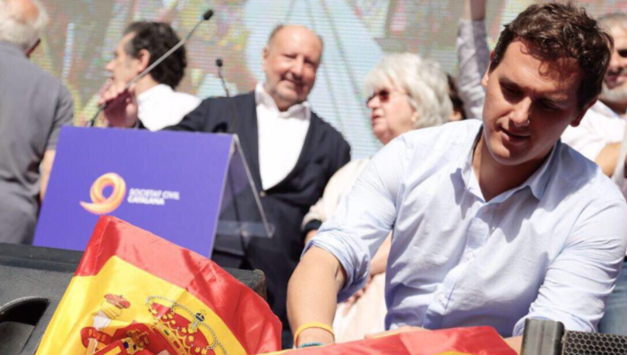 Sánchez y Rajoy unidos por un objetivo común: hundir a Rivera