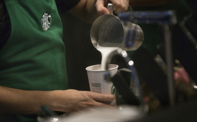 Inversores asedian a Starbucks y Google por sus políticas de género