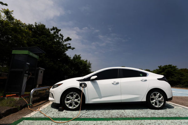 Las acciones de GM y Ford crecen gracias a su apuesta por el coche eléctrico