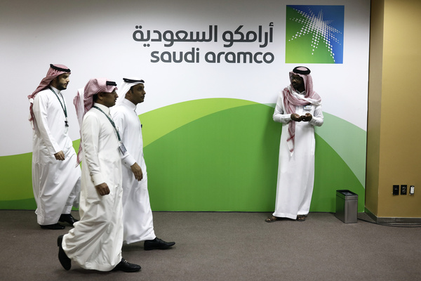El conflicto en Oriente Medio ‘engrasa’ la acción de la petrolera saudí Aramco