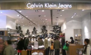 Calvin Klein, Venca, Amazon… las marcas prueban suerte con las 'pop ups' 1 Merca2.es Calvin Klein Jeans e1510919340685 Merca2.es