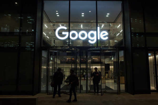 Google fue demandada por violar la privacidad de millones de usuarios del iPhone