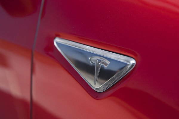 La verdadera razón del terror de la industria automotriz hacia Tesla