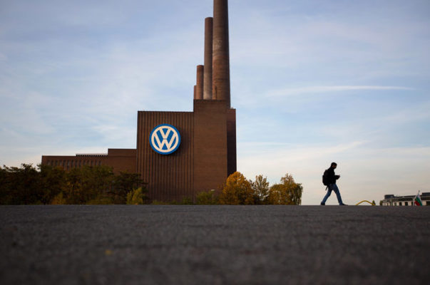 Registran oficinas de Volkswagen por los “pagos excesivos” a un jefe sindical