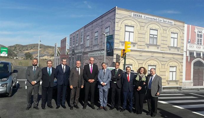 DEKRA inaugura un área de ensayos para vehículos conectados