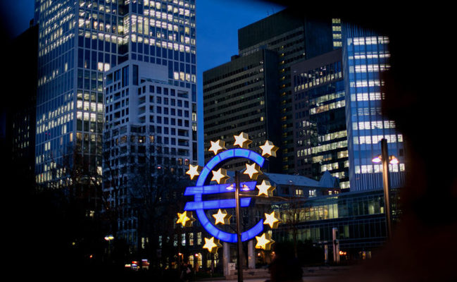 El euro volverá al trono de las divisas en 2018