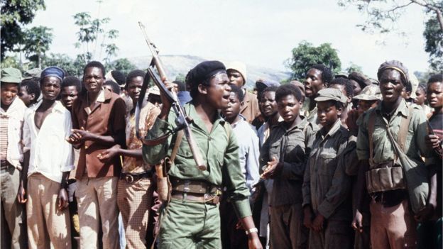 En Zimbabue nada ha cambiado: la historia del mayor demente económico nunca visto 1 Merca2.es Mugabe Merca2.es