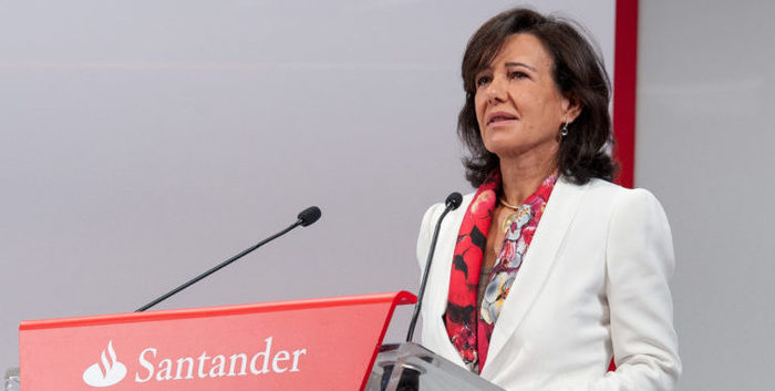 El Banco Santander incluye azafatos en su asamblea general