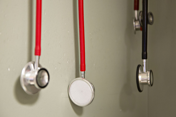 Cómo ahorrar en seguros médicos con los comparadores online