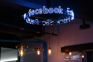 Los cambios en Facebook se traducen en menos tiempo en su sitio