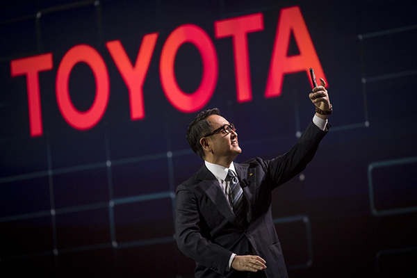 Toyota evaluaría la venta de bonos a mayor plazo de su historia