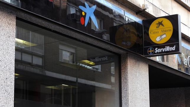 La venganza de La Caixa contra sus clientes