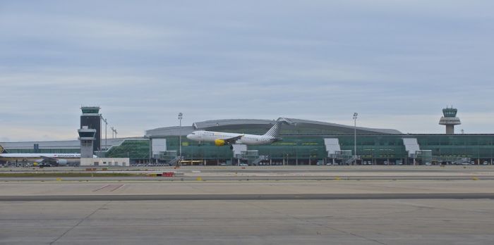 Las huelgas amenazan con colapsar El Prat