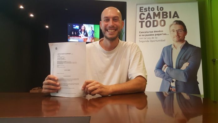 El juez perdona a un joven de Montgat 147.800€ y queda libre de deudas