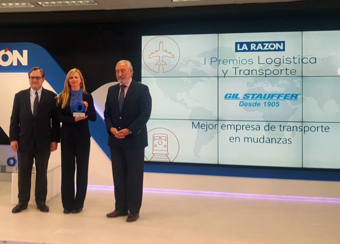 Gil Stauffer recibe el I Premio de La Razón a la 'mejor empresa de mudanzas'