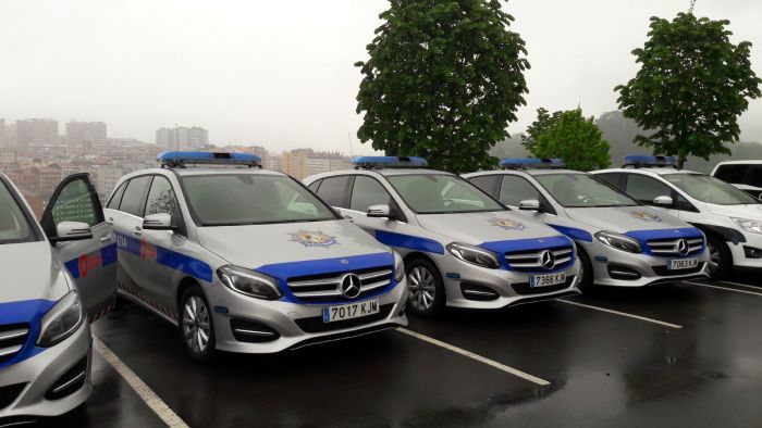 Aviso a los delincuentes: Mercedes y Ferraris para la Policía