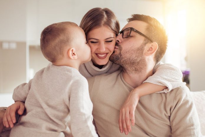 Clínica Den propone el blanqueamiento dental para que todas las madres sonrían