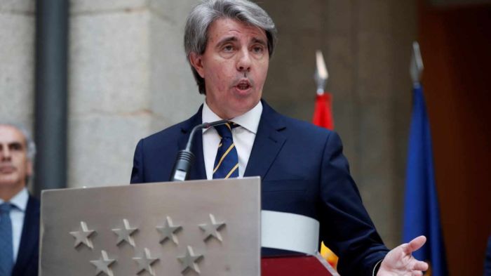 Garrido, investido presidente con las elecciones en el horizonte