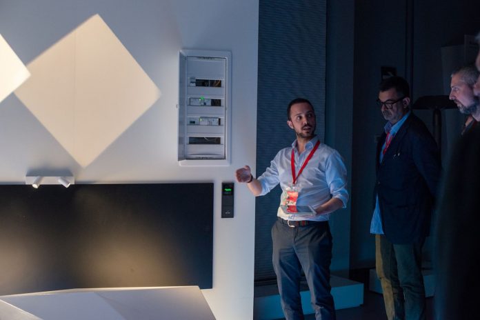 Schneider Electric e iGuzzini presentan al sector sus innovaciones en iluminación inteligente