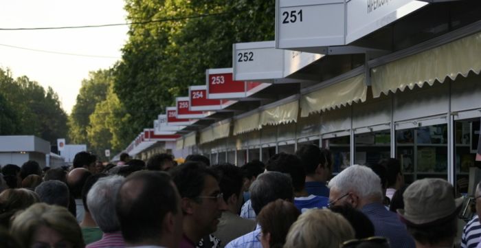 La lluvia ha impedido el éxito de la Feria del Libro 2018