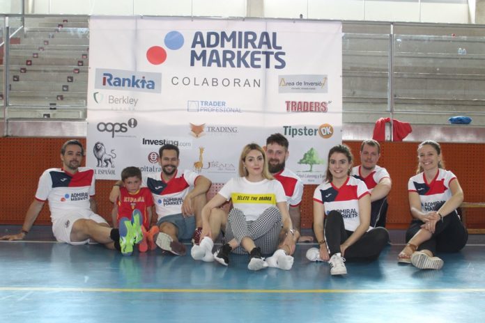 Foto de Equipo de fútbol solidario de Admiral Markets en España