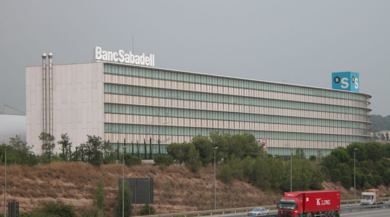 Sabadell vende su ladrillo a Cerberus por 9.100 millones