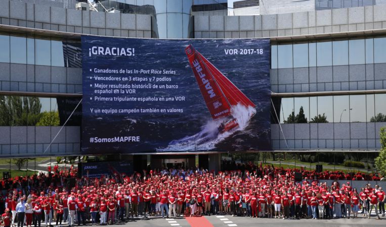 La fiesta sorpresa de Mapfre a su equipo de regata tras su histórico puesto en la VOR