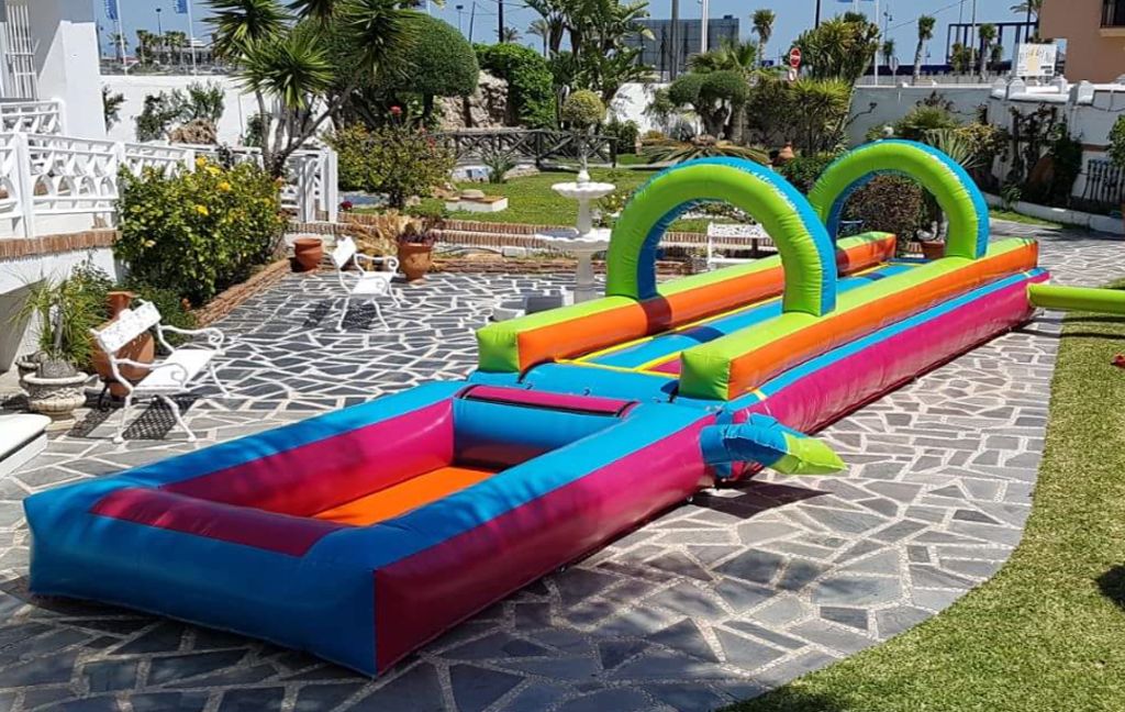Los castillos hinchables acuáticos, la mejor opción para las fiestas de verano, según Euro Castle
