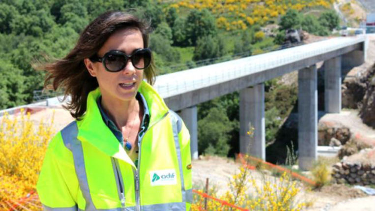 La indecisión de Adif: ni fusión con Renfe, ni plan para salvar su deuda