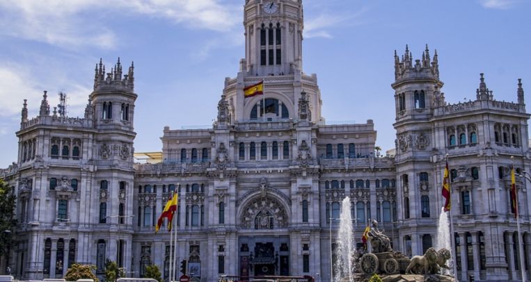 Los ayuntamientos son los únicos que cumplen con Bruselas