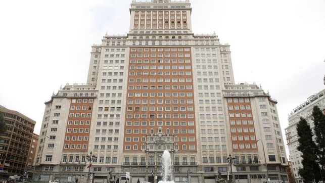 El caos del Edificio España, un lastre económico para Madrid